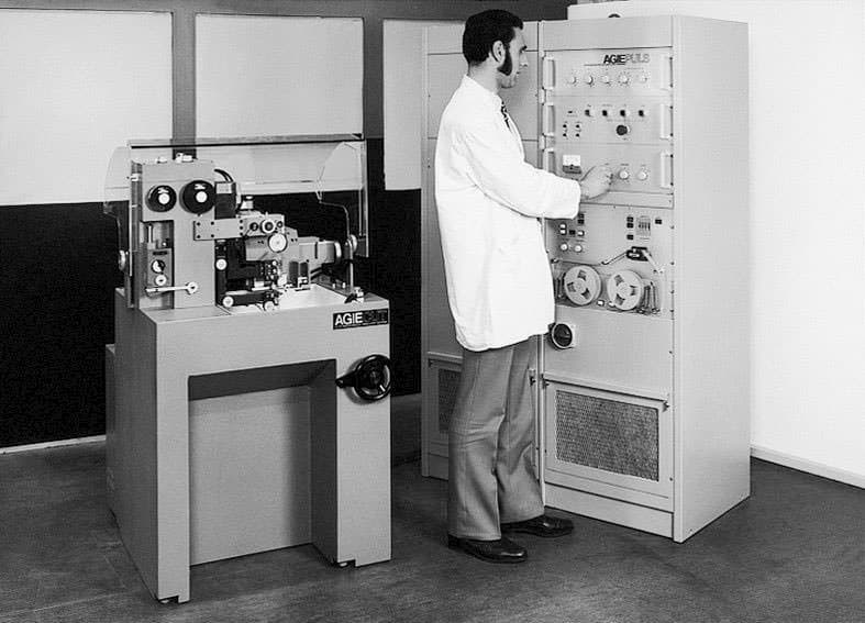The world's first wire-cutting machine
